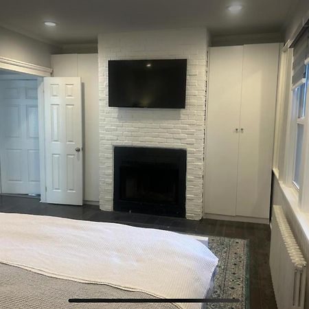 Private Suite In Huntington Station Exterior photo