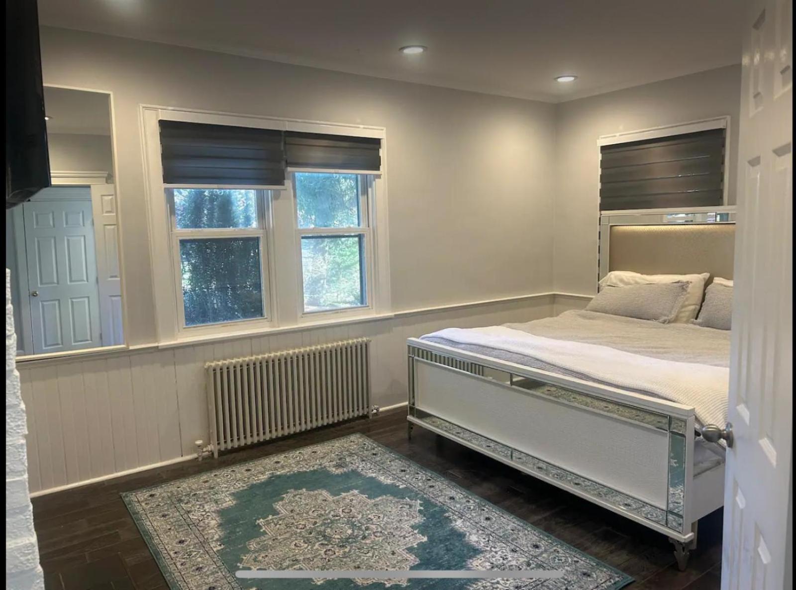 Private Suite In Huntington Station Exterior photo