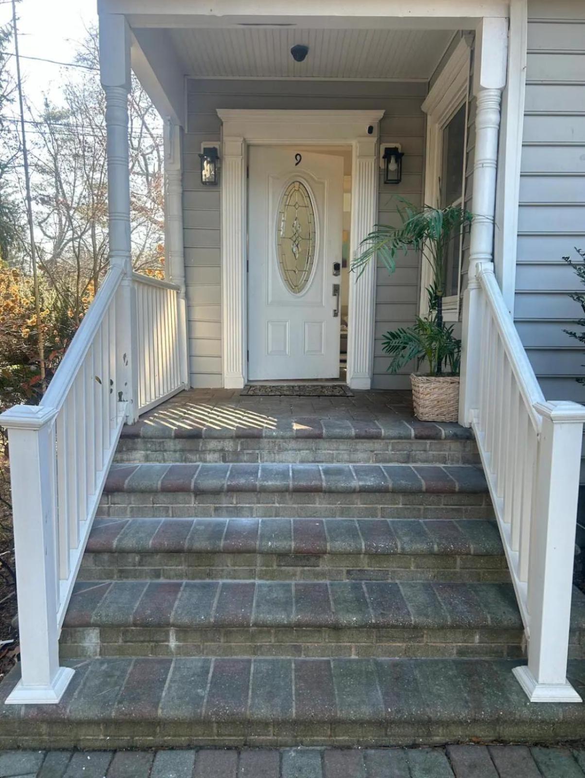 Private Suite In Huntington Station Exterior photo